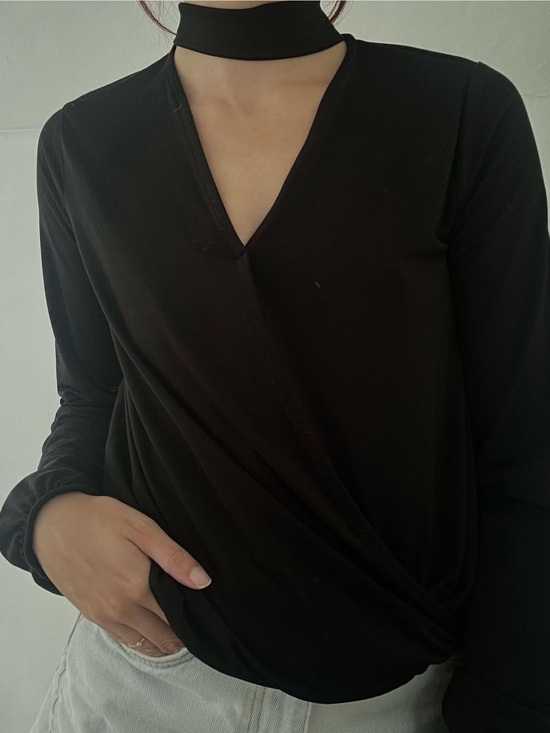 Tops - Black Long-Sleeve V-Neck Top